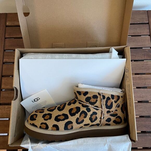UGG Classic Ultra Mini Spotty Boots Natural Women Size 7 - Picture 15 of 15